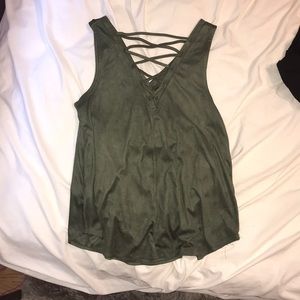 Tank top with crossing in back